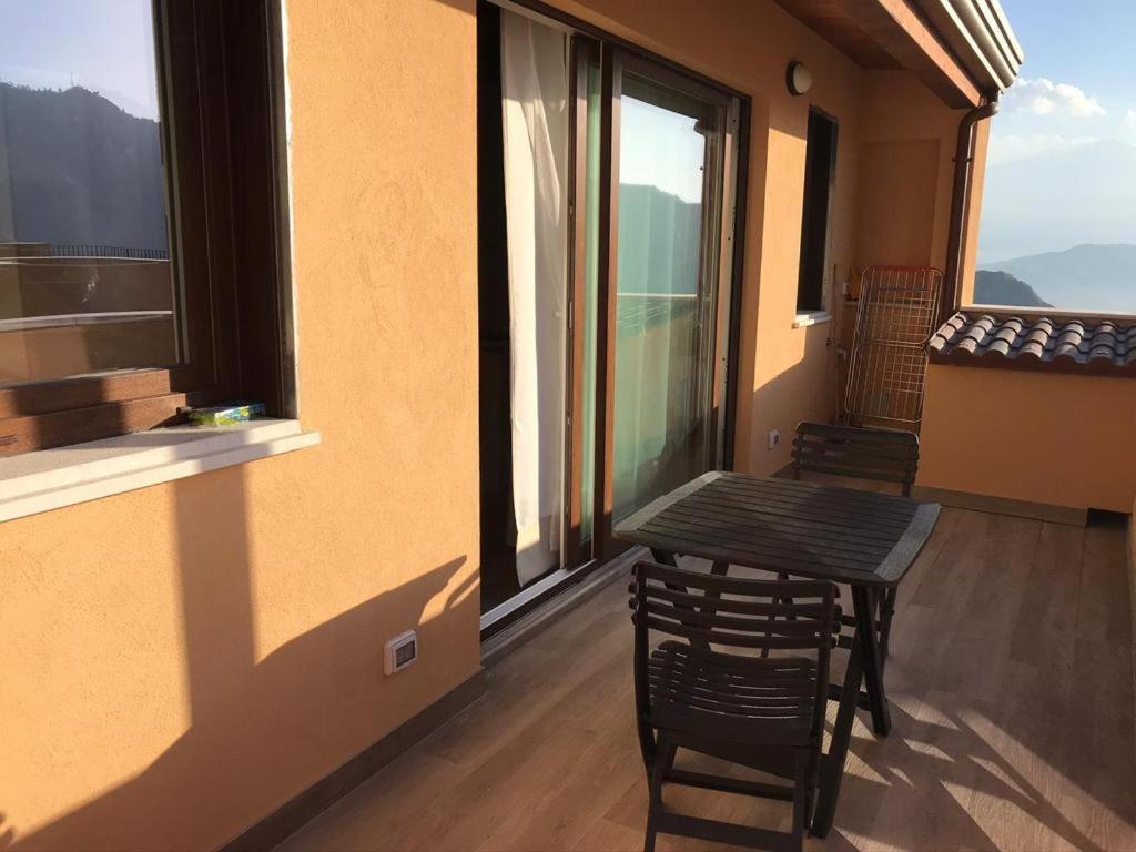 Casa Vacanza Cundari Castelmola Exteriör bild